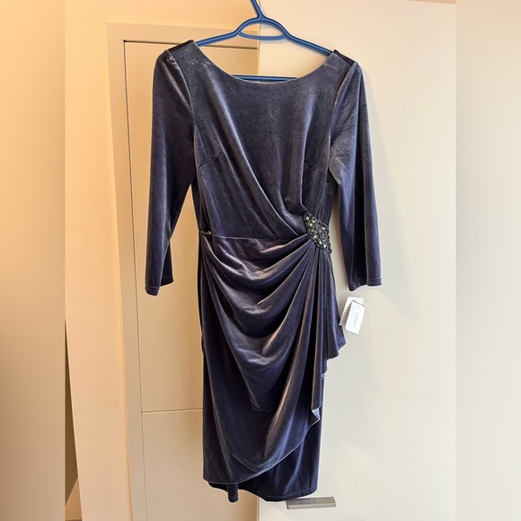 NWT Oleg Cassini Velvet Blue Prom Dress - Picture 3 of 4